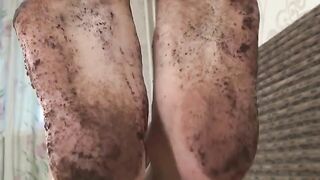 Stella - dirty feet cleaning